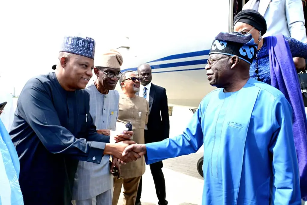 Just nine days to his inauguration as Nigeria’s President, the President-elect, Asiwaju Bola Ahmed Tinubu returned to the country from a trip to Europe. According to reports, Tinubu went to fine-tune preparations for his May 29 Presidental inauguration. The President-elect was spotted at the Presidential Wing of Nnamdi Azikiwe International Airport, Abuja this afternoon He was received at the airport by the Vice President-elect, Kassim Shettima, Senate President, Ahmed Lawan, Speaker House of Reps, Femi Gbajabiamila, Kano State Governor, Abdullahi Ganduje and Godwill Akpabio among other high-profile party members and supporters
